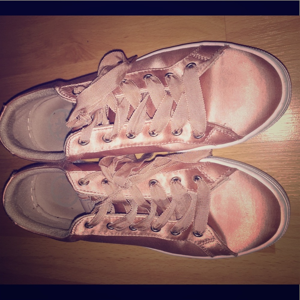 Satin guess shoes